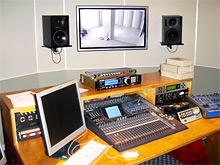 Jaun� Rijas Dolby Surround studija